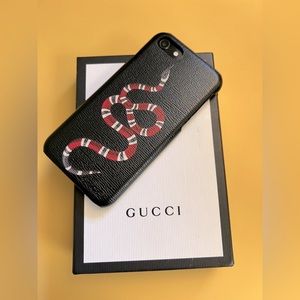 NWT Gucci Unisex-Adult GG Supreme Snake iPhone 8 or SE 2020 Case